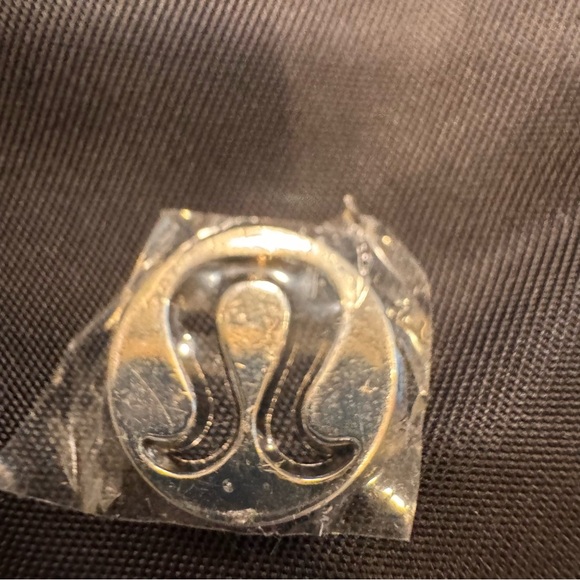 NEW LULULEMON Everywhere Belt Bag Black NWT Black & White Adjustable Strap - Picture 6 of 13